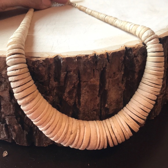 ✅ New York & Co Ivory beaded necklace - Picture 2 of 6